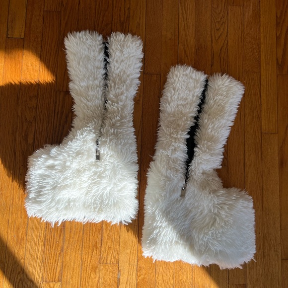 Hello Kitty Platform Boots - Picture 2 of 5